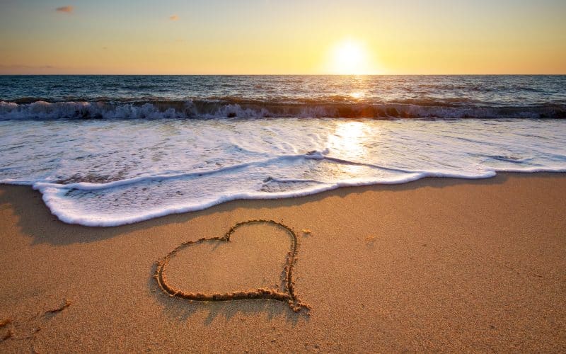 Heart,On,Beach.,Romantic,Composition.