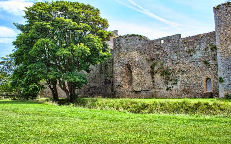 The,Exterior,Roman,Walls,Of,Portchester,Castle,In,Portsmouth,,Hampshire,